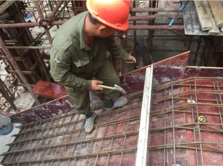 coffrage escalier bois