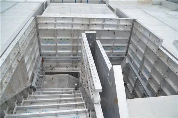 realiser un coffrage pour escalier beton